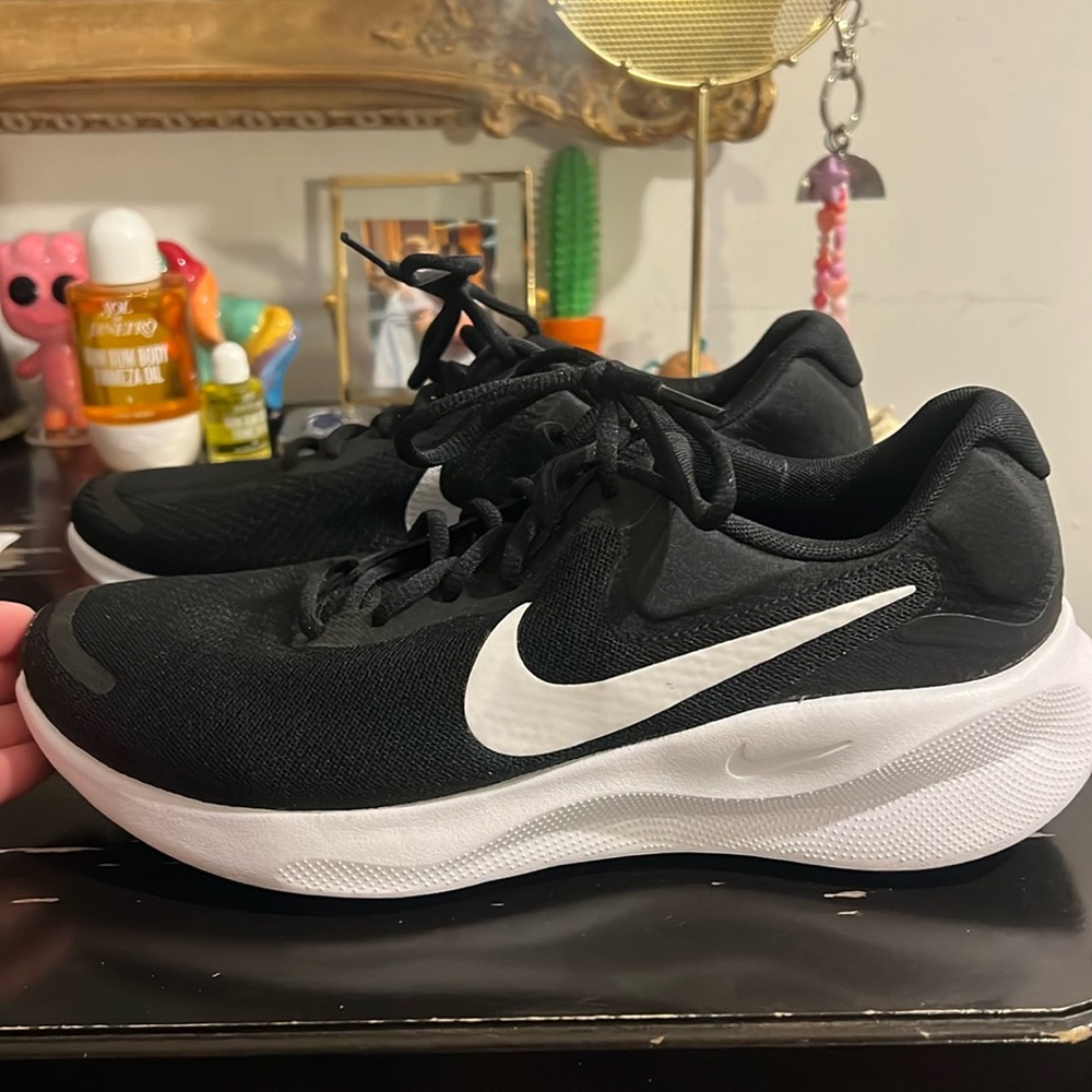 Nike women’s running sneakers